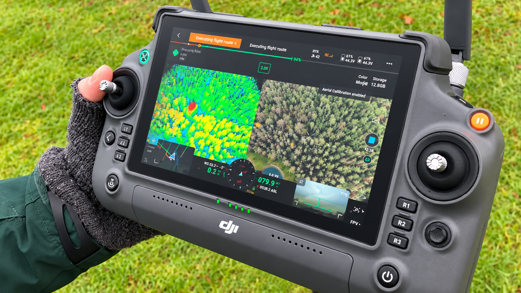 Dronecontroller med terræn- og skovdata